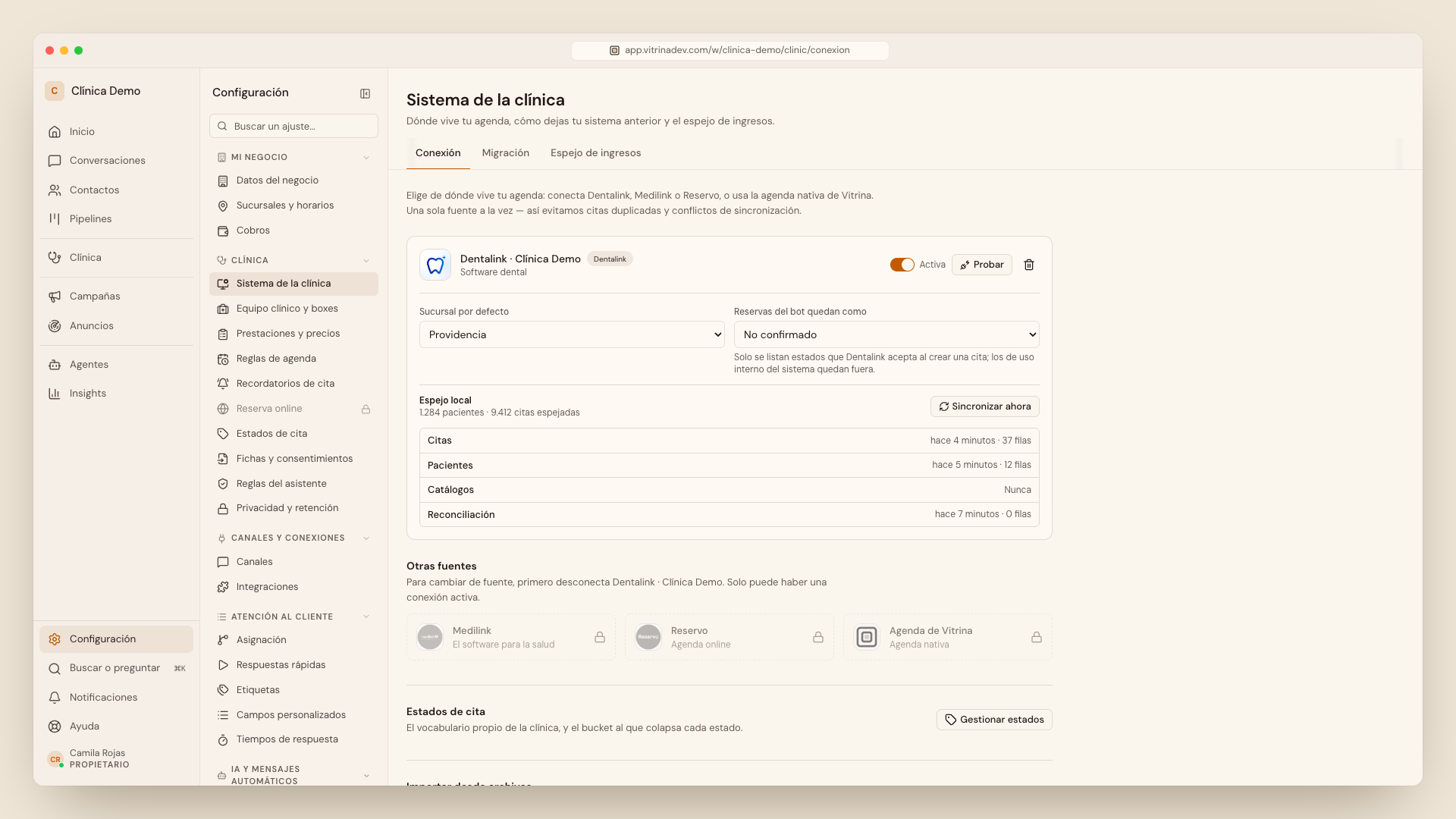 Sistema de la clínica, pestaña Conexión: la cuenta de Dentalink conectada, con sus ajustes, el espejo local y las otras fuentes bloqueadas