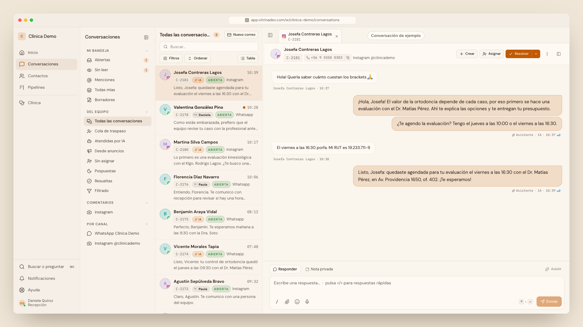 Todas las conversaciones: el asistente responde una consulta de precio y agenda la evaluación