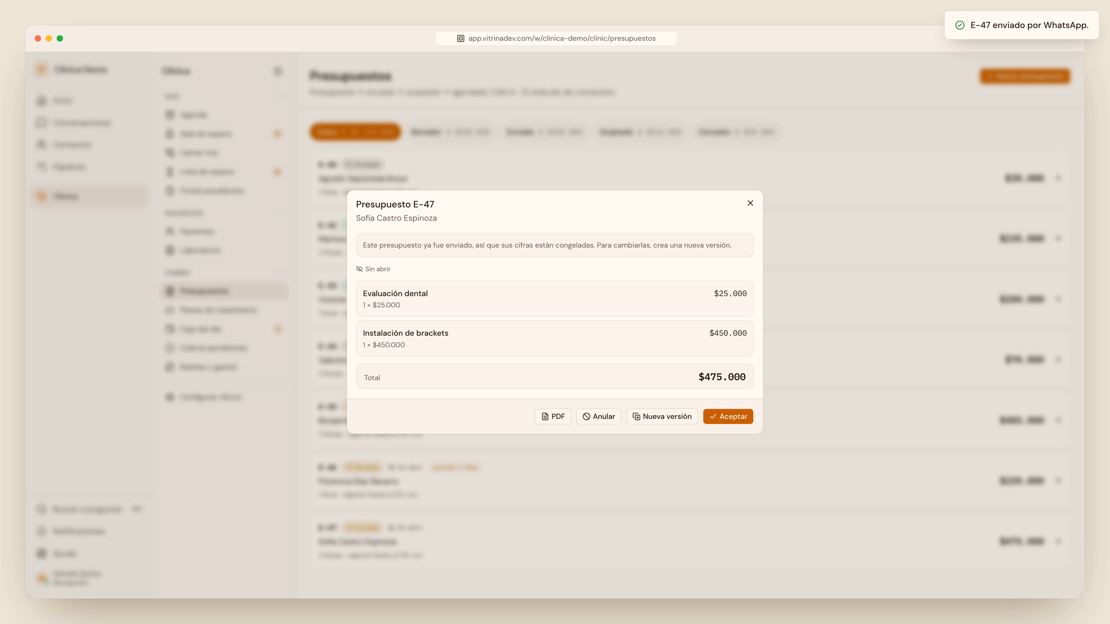 Un presupuesto enviado abierto, con el aviso de cifras congeladas y los botones PDF, Anular, Nueva versión y Aceptar